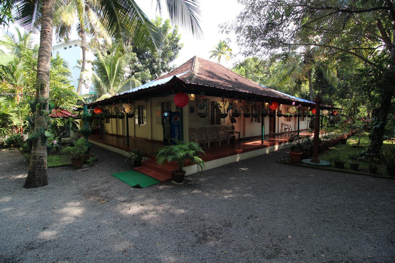 Palm Grove Service Villa Kochi Luaran gambar