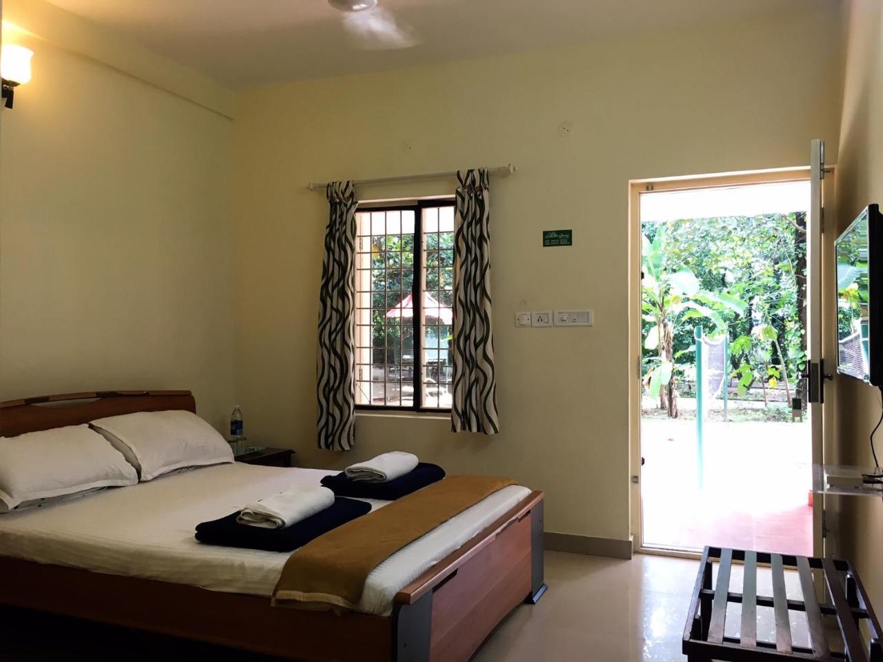 Palm Grove Service Villa Kochi Luaran gambar