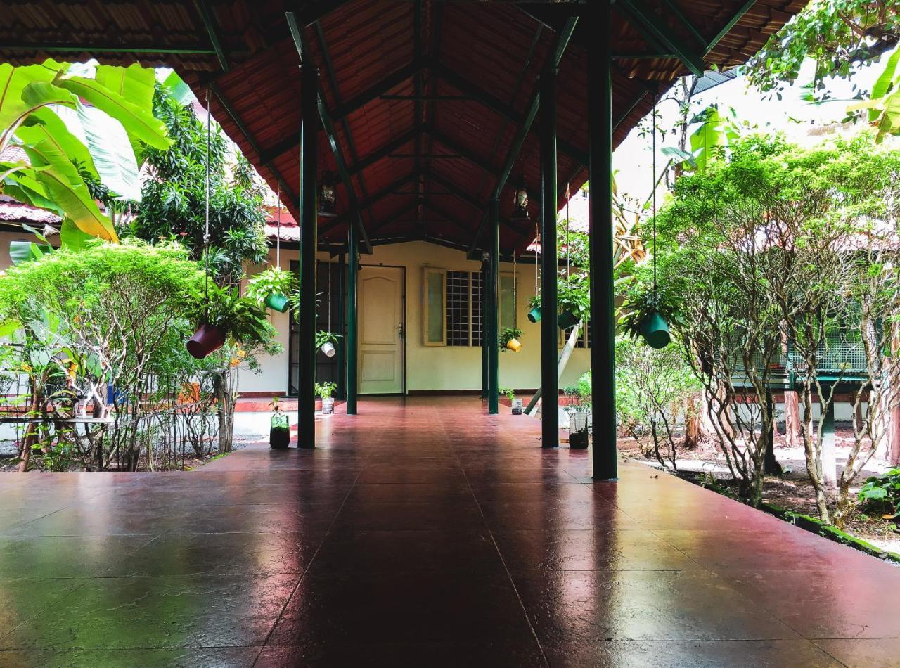 Palm Grove Service Villa Kochi Luaran gambar